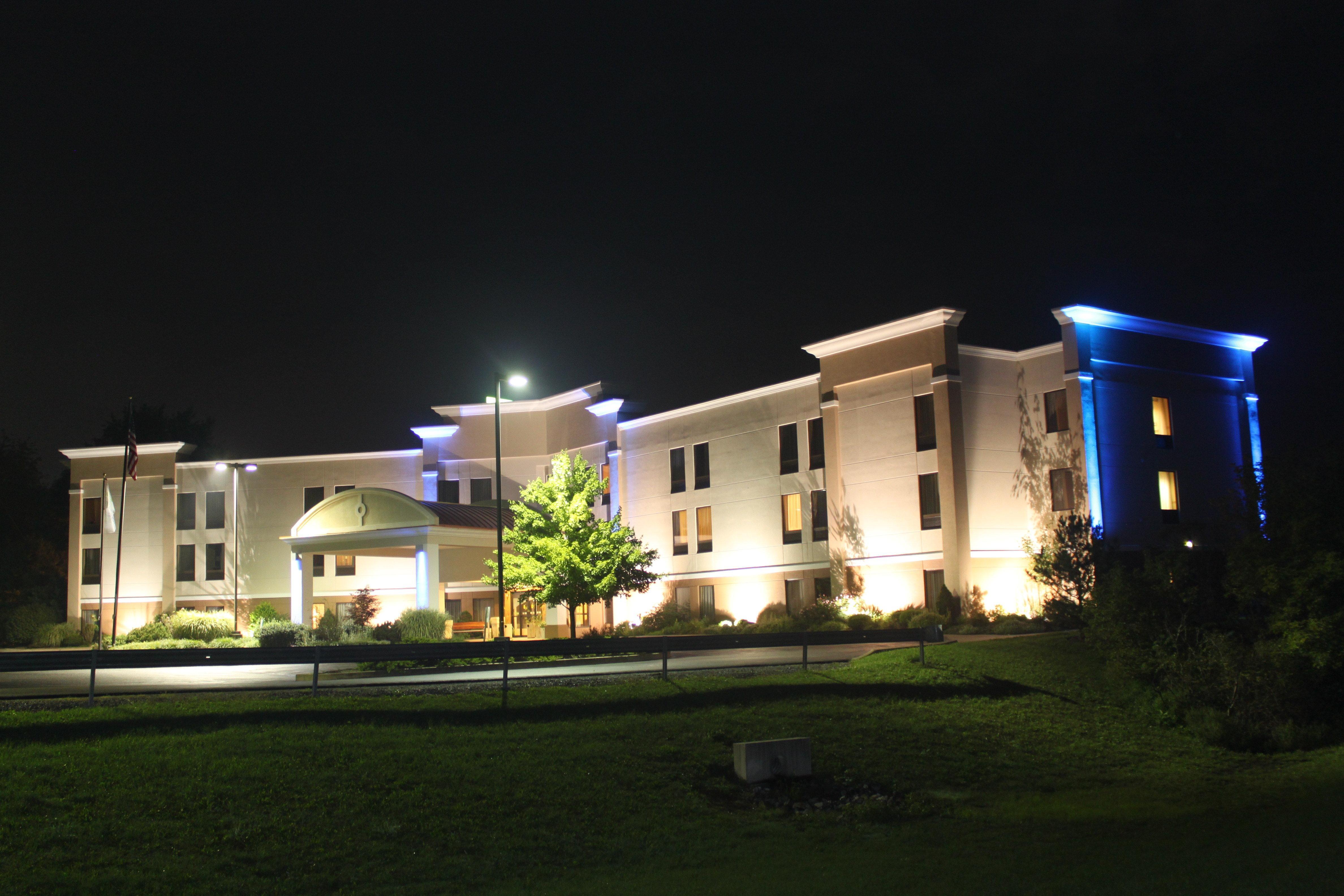 Holiday Inn Express Lewisburg - New Columbia By Ihg מראה חיצוני תמונה
