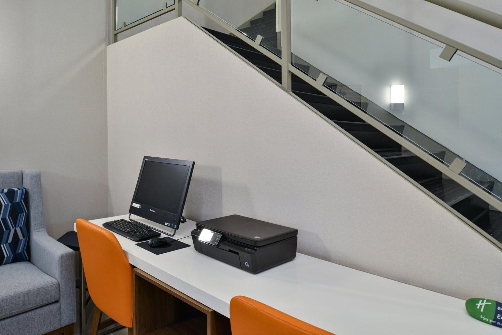 Holiday Inn Express Lewisburg - New Columbia By Ihg מראה חיצוני תמונה