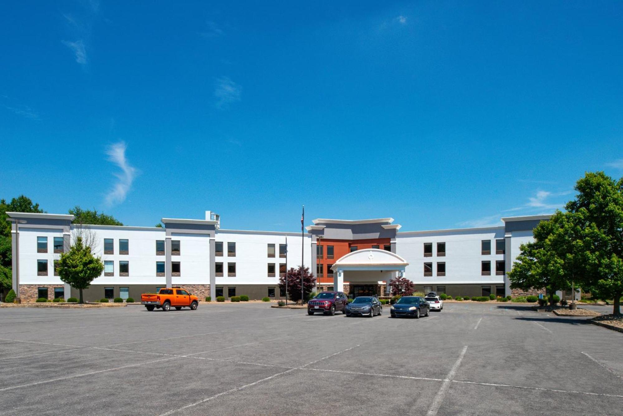 Holiday Inn Express Lewisburg - New Columbia By Ihg מראה חיצוני תמונה