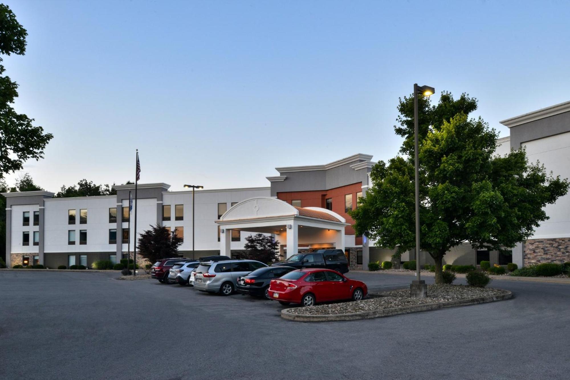 Holiday Inn Express Lewisburg - New Columbia By Ihg מראה חיצוני תמונה